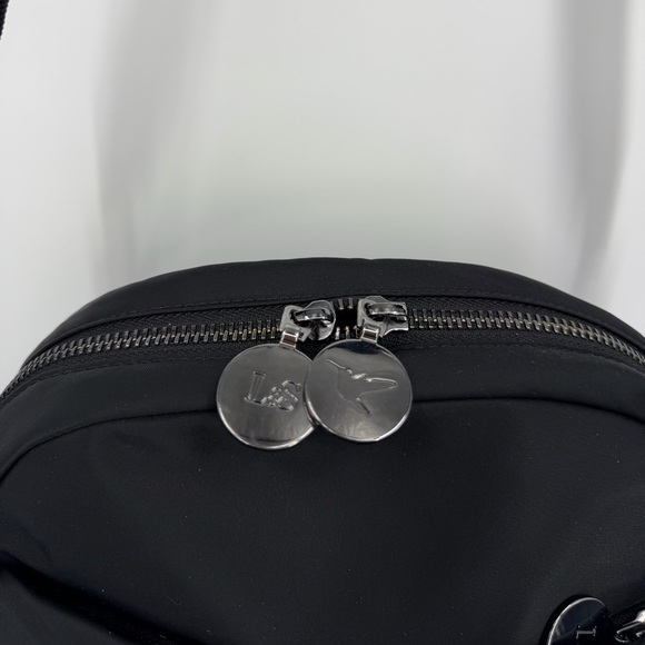 Lo & Sons Nouvelle Nylon Crossbody Bag Black - Picture 4 of 12